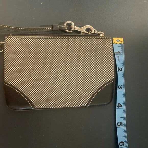 Coach checkered wristlet - Picture 3 of 8